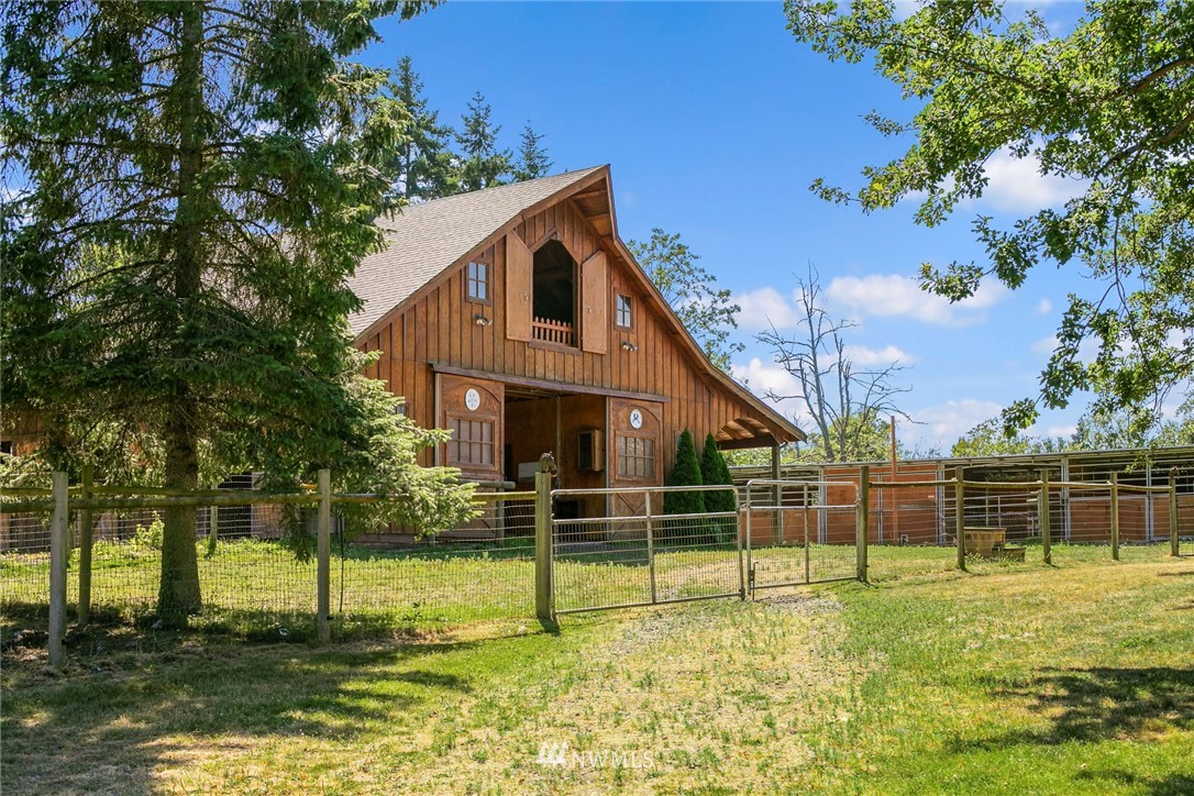 5527 Southwest Point Robinson Road Vashon, WA 98070 - Photo 25 of 39 Gallery Image 25