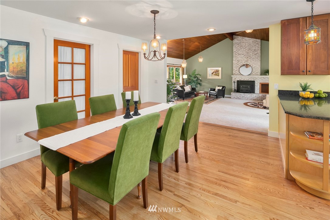 5527 Southwest Point Robinson Road Vashon, WA 98070 - Photo 7 of 39 Gallery Image 7