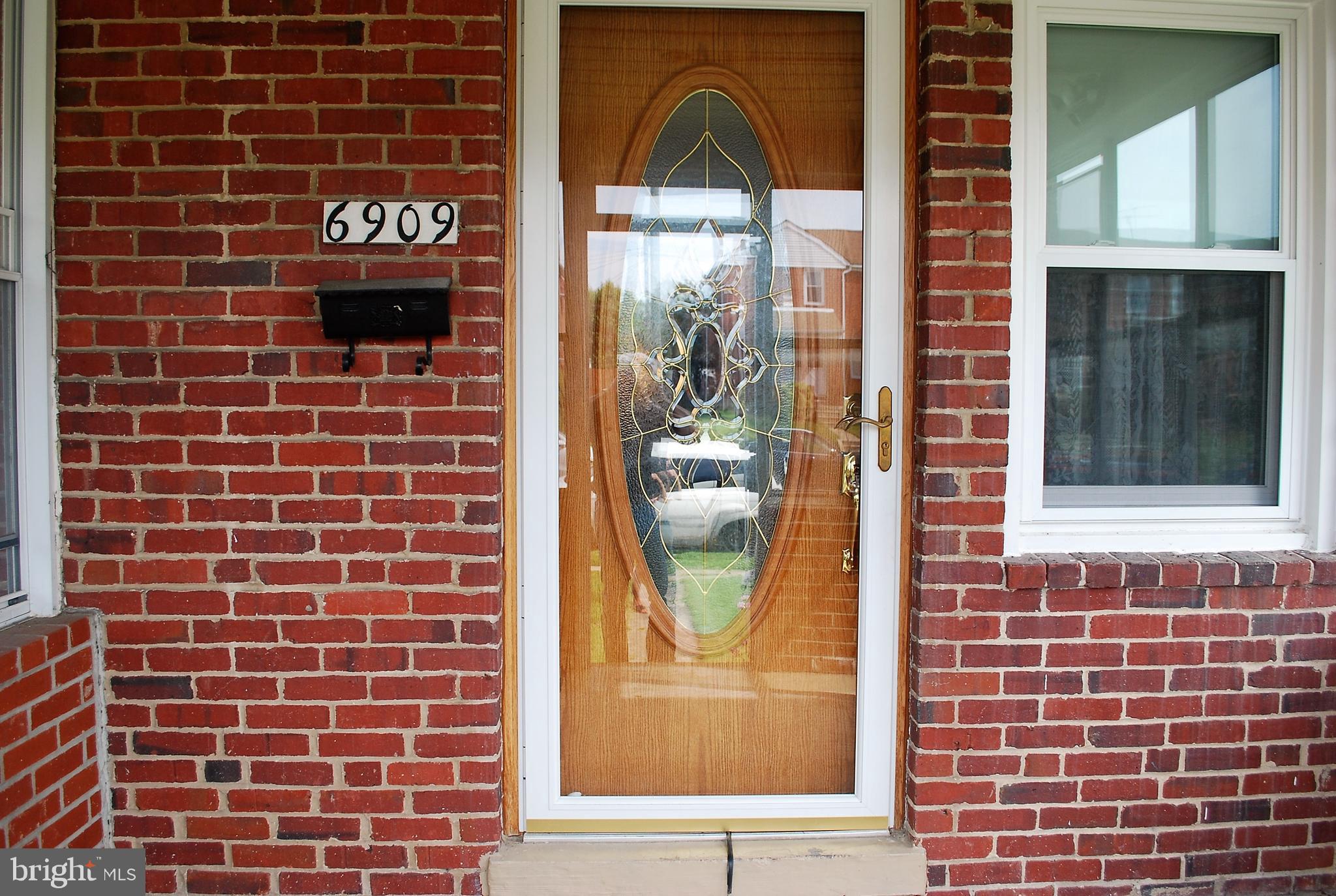 6909 Broening Road Baltimore, MD 21222 - Photo 3 of 13 Beautiful front door & storm door
