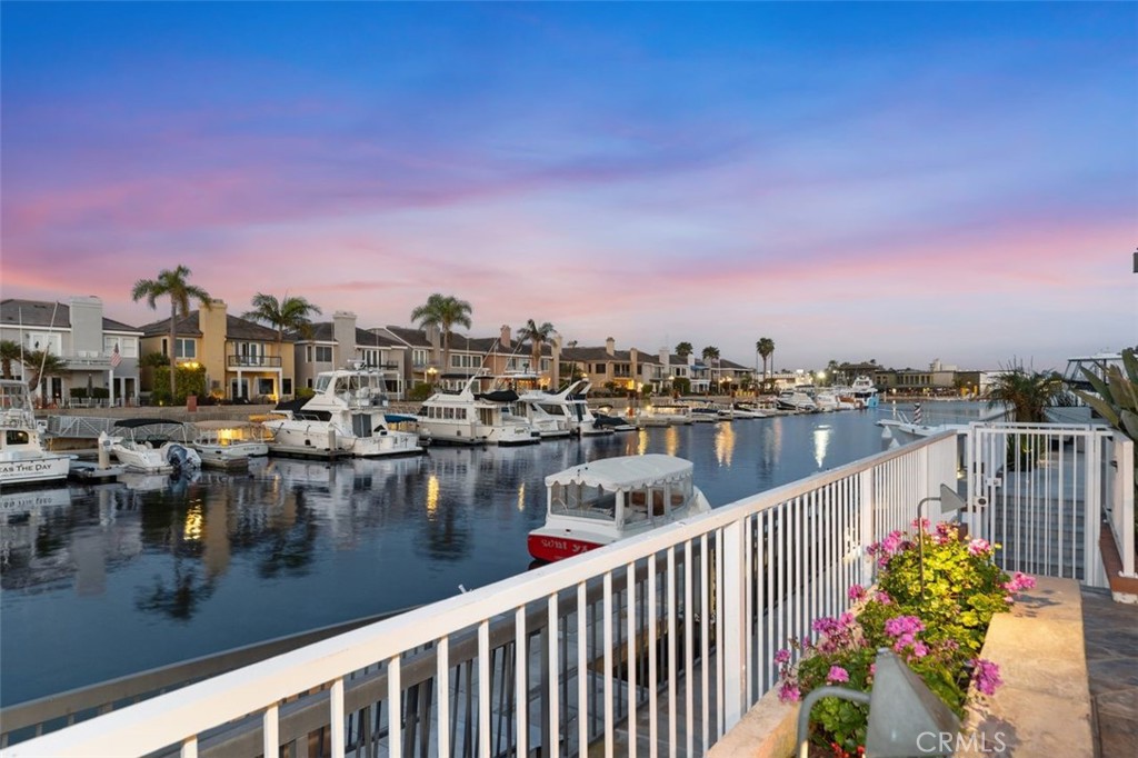 354 Salta Verde Point Long Beach, CA 90803 - Photo 2 of 33 a view of city from a lake