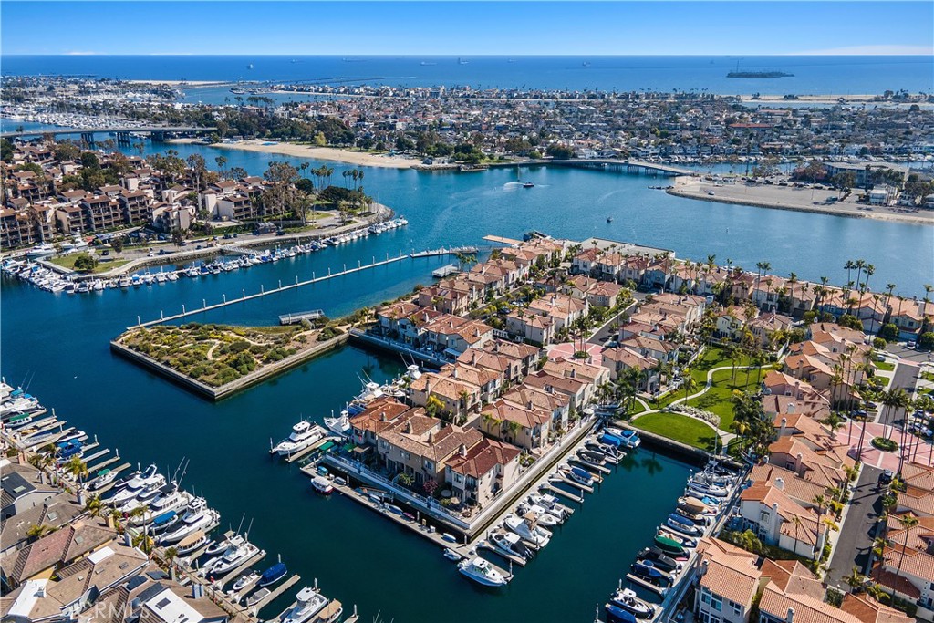 354 Salta Verde Point Long Beach, CA 90803 - Photo 31 of 33 an aerial view of a city