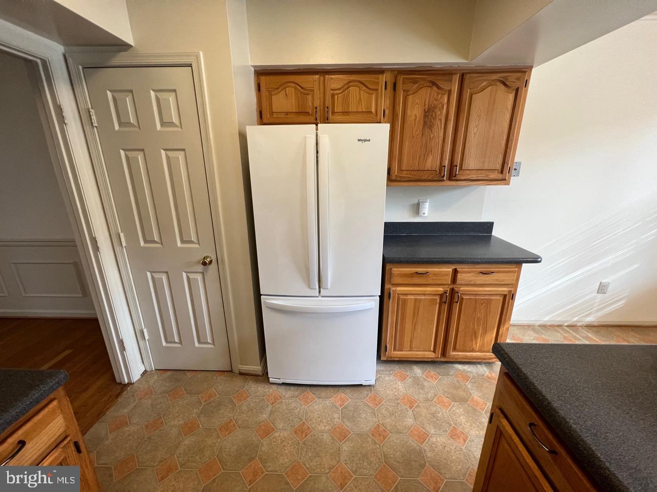 17911 Dumfries Circle Olney, MD 20832 - Photo 5 of 29 Kitchen