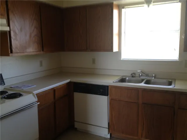 $950 | 1110 Spring Loop, Unit D, College Station, TX 77840