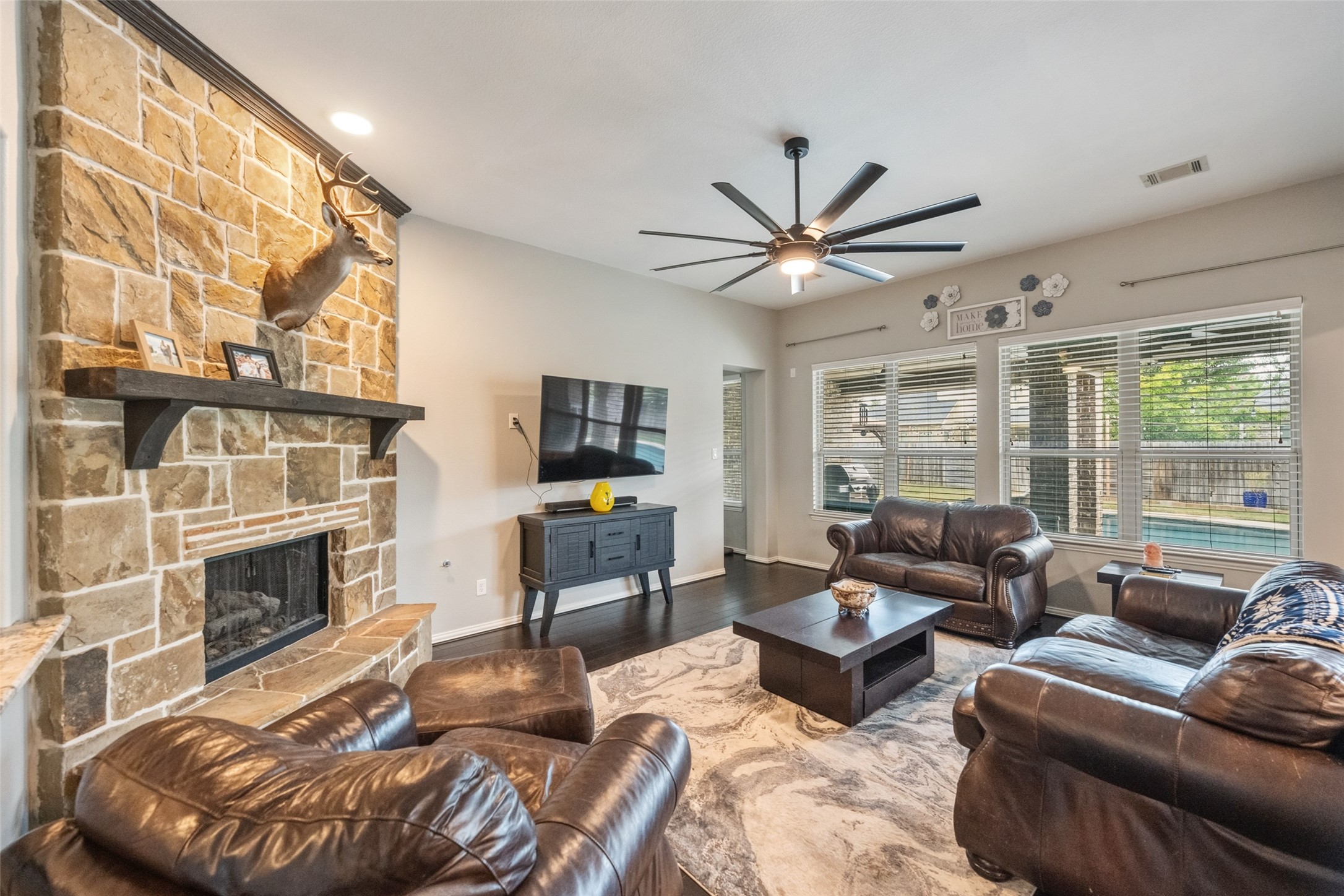8109 Threadtail Street Conroe, TX 77385 - Photo 6 of 33