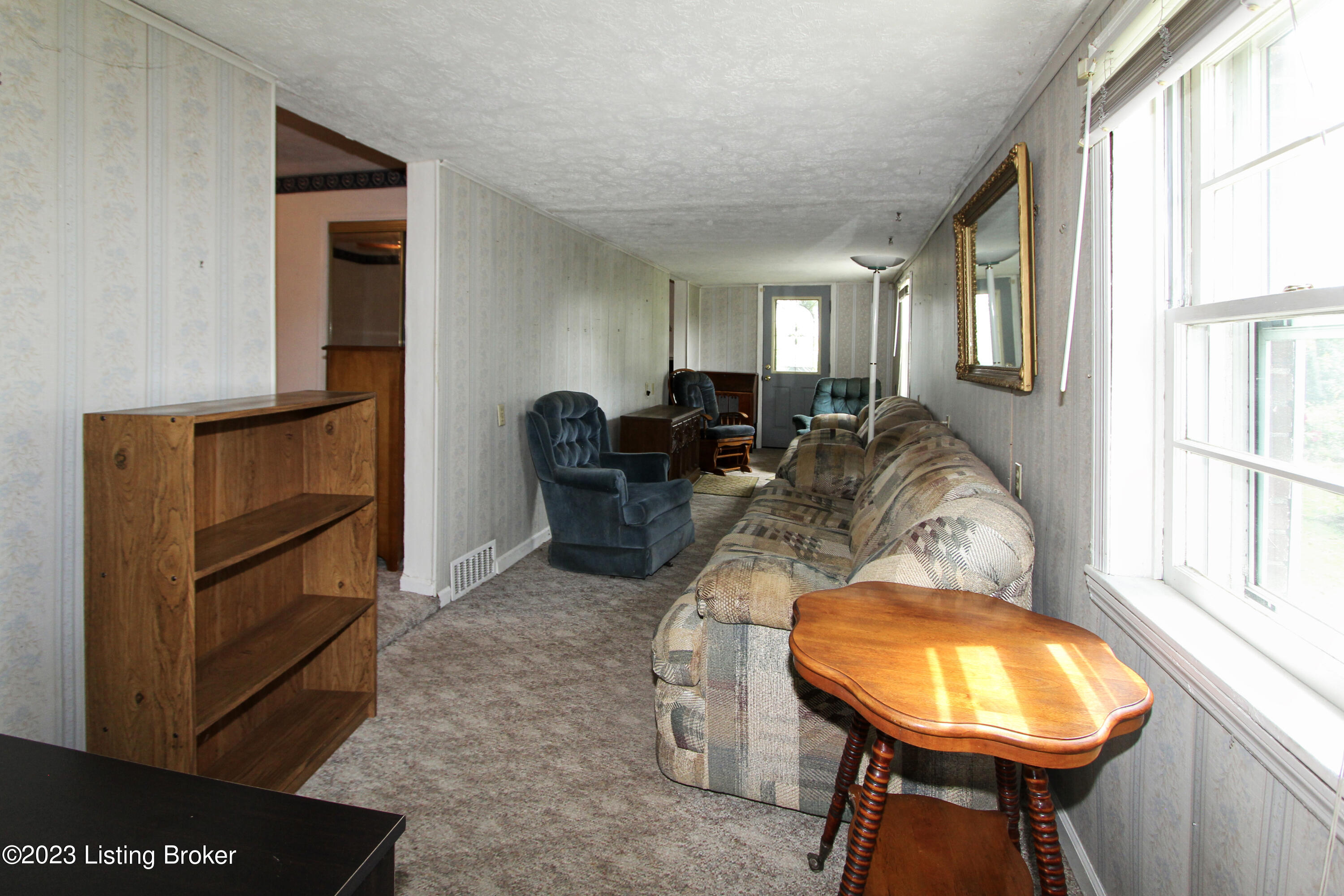 3722 Bardstown Road Lawrenceburg, KY 40342 - Photo 14 of 29 Den