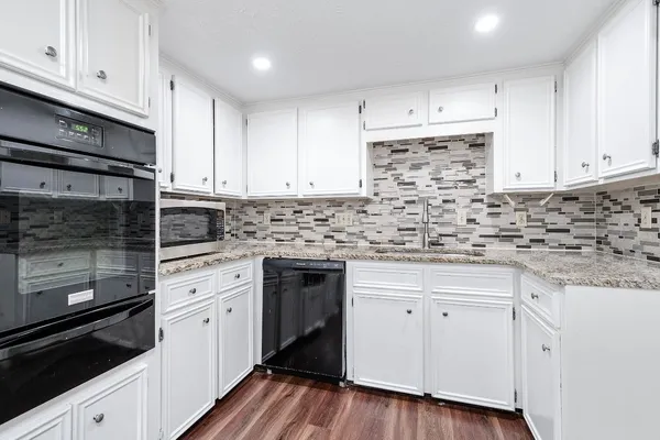 $2,000 | 1922 Arcadia Drive, Sugar Land, TX 77498
