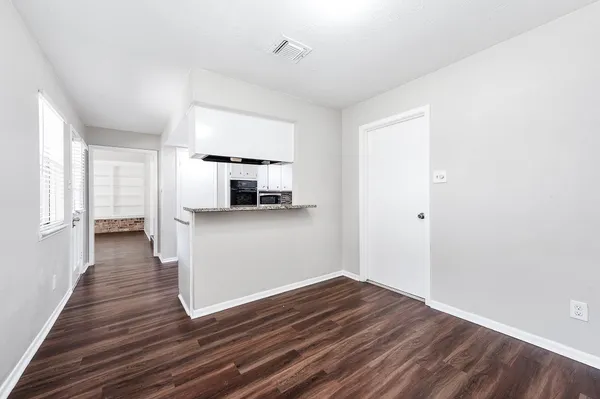 $2,025 | 1922 Arcadia Drive, Sugar Land, TX 77498