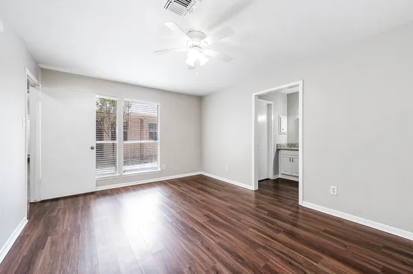 $2,025 | 1922 Arcadia Drive, Sugar Land, TX 77498