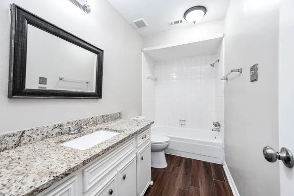 $2,025 | 1922 Arcadia Drive, Sugar Land, TX 77498