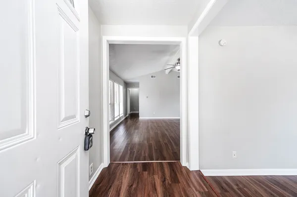 $2,025 | 1922 Arcadia Drive, Sugar Land, TX 77498