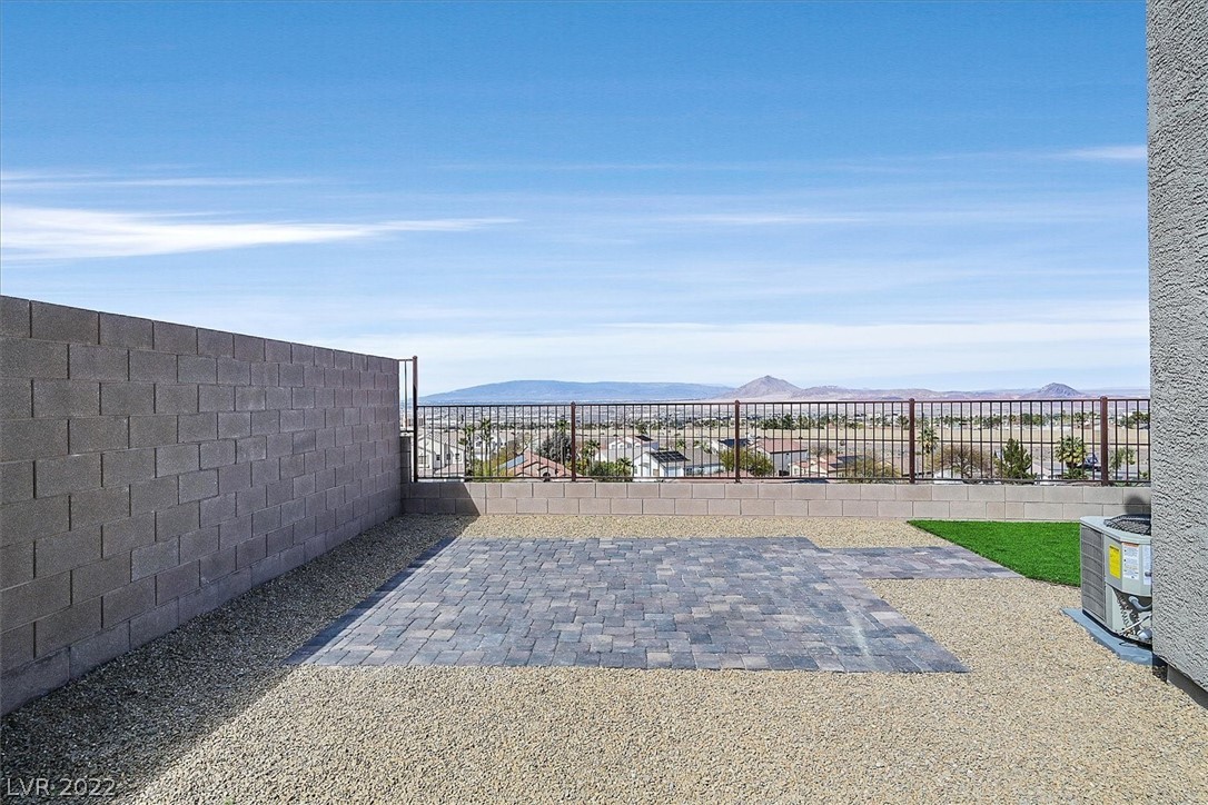 352 Rosefinch Street Henderson, NV 89012 - Photo 3 of 29