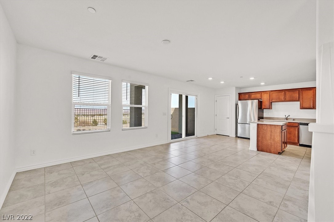 352 Rosefinch Street Henderson, NV 89012 - Photo 6 of 29