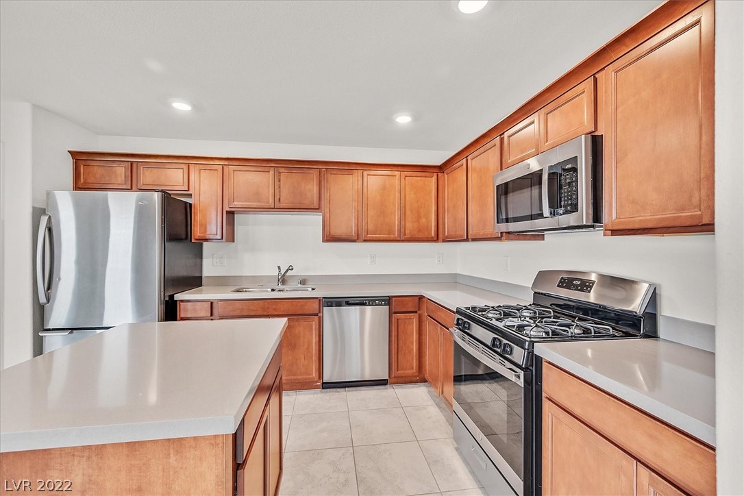 352 Rosefinch Street Henderson, NV 89012 - Photo 7 of 29