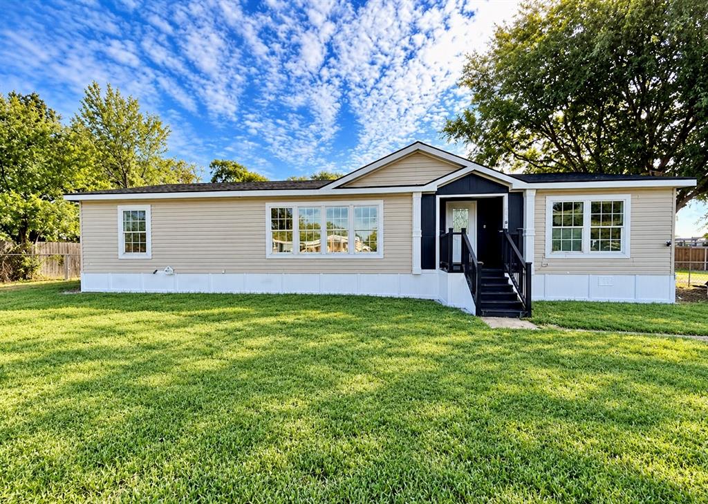 250 Rio Grande Drive Midlothian, TX 76065 - Photo 1 of 11 Gallery Image 1