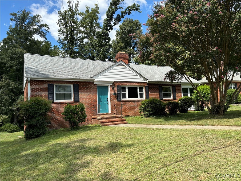 7414 Biscayne Road Henrico, VA 23294 - Photo 2 of 18 Ranch-style house featuring a front yard