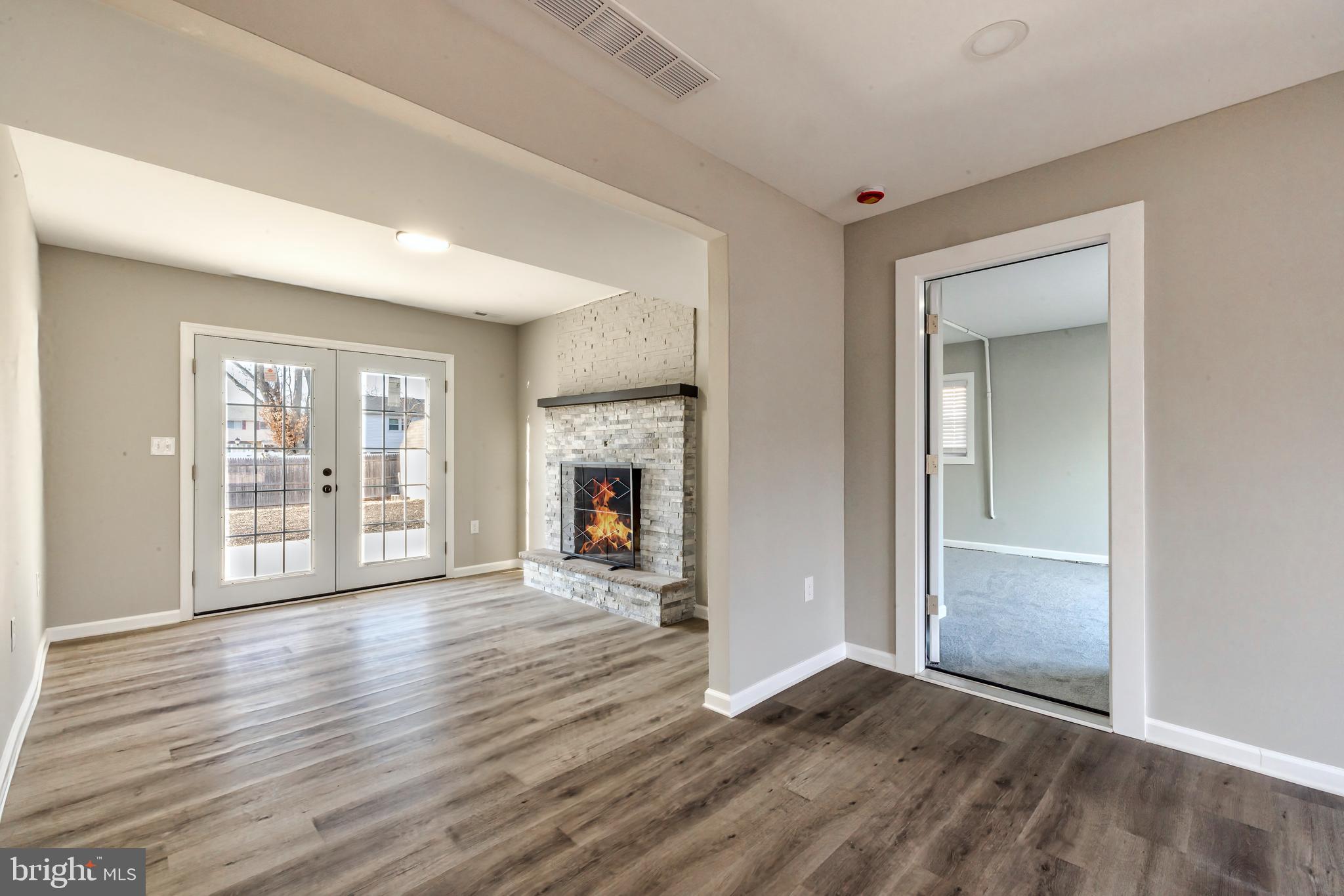 2 Hartford Road Clementon, NJ 08021 - Photo 10 of 19 Living Room