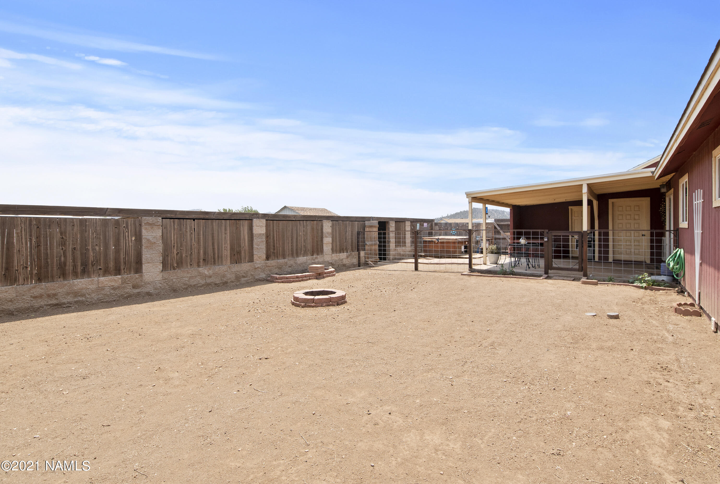 10195 Stagecoach Road Flagstaff, AZ 86004 - Photo 20 of 35 Backyard