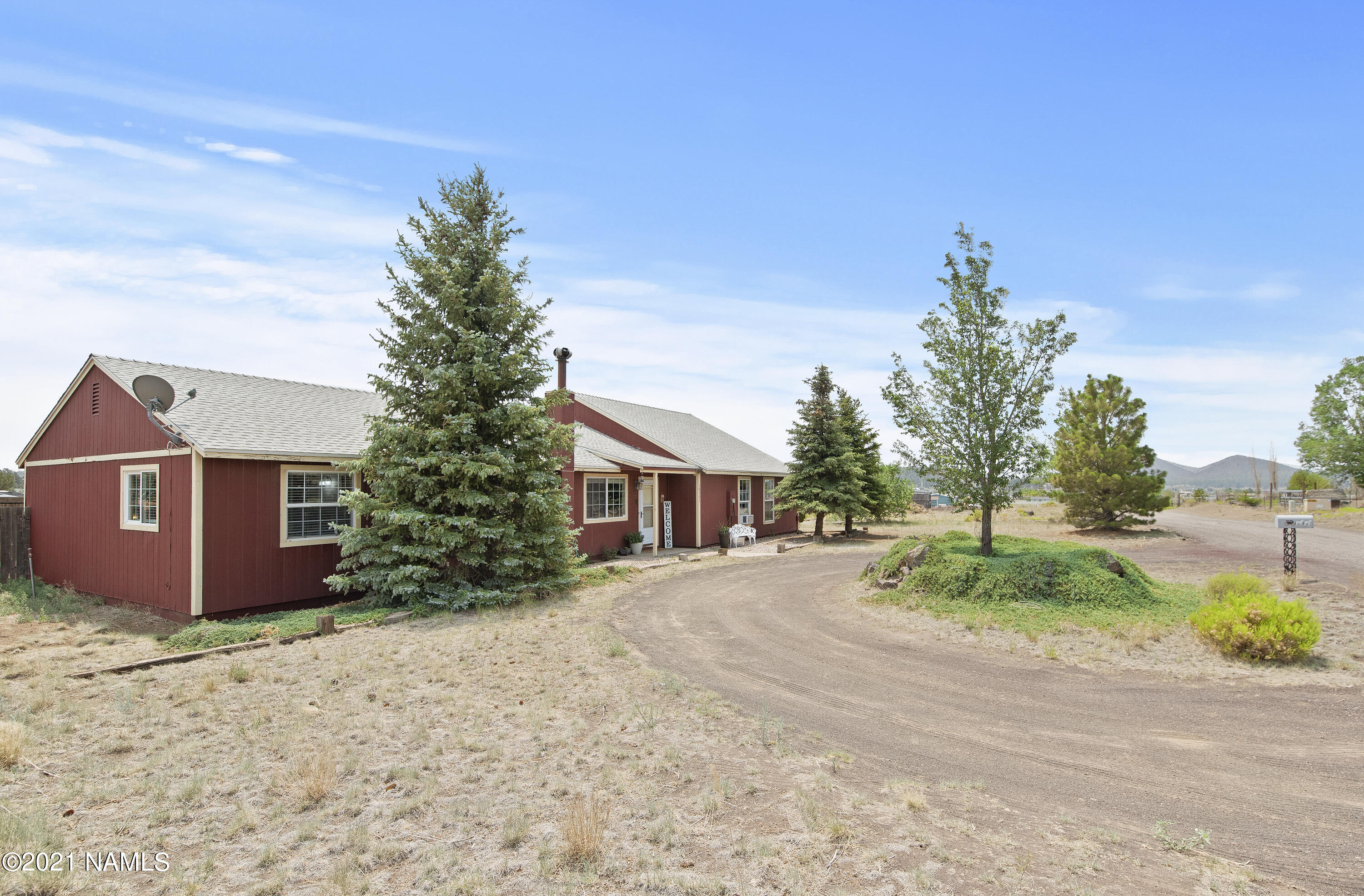 10195 Stagecoach Road Flagstaff, AZ 86004 - Photo 24 of 35 Circular Driveway