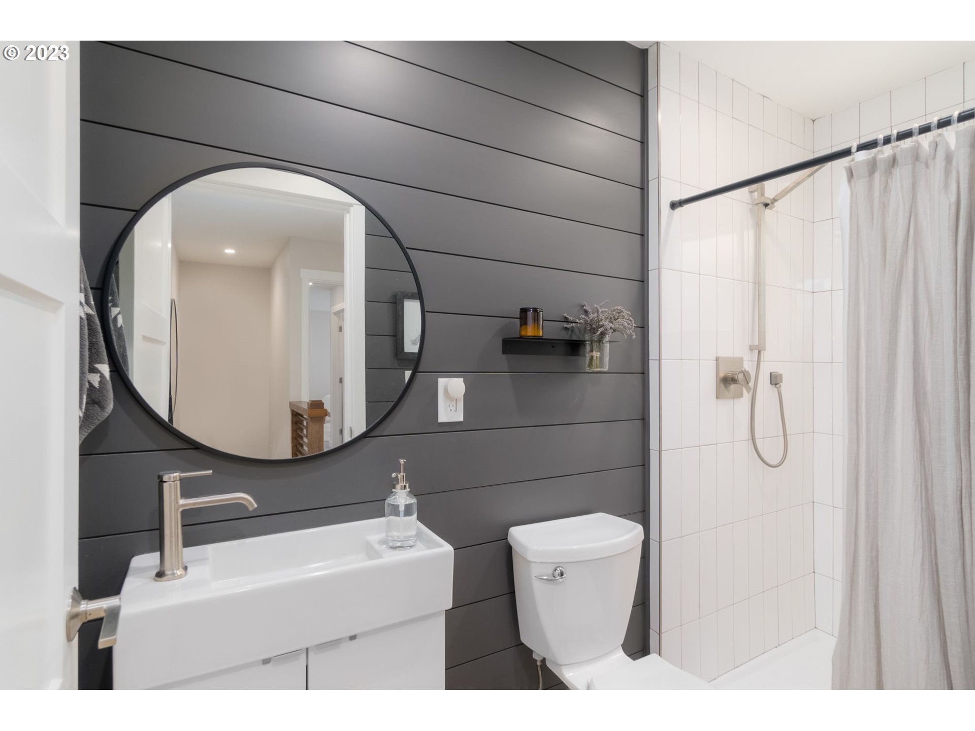 14095 Southwest Hargis Road Beaverton, OR 97008 - Photo 18 of 32 Gallery Image 18