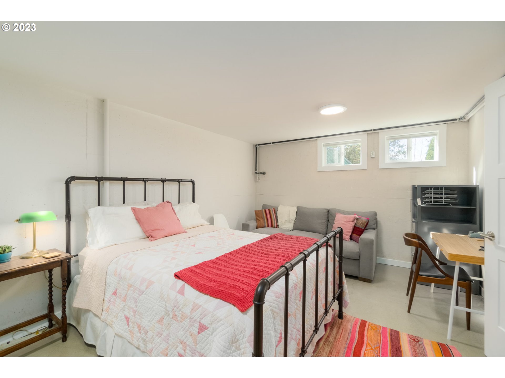 14095 Southwest Hargis Road Beaverton, OR 97008 - Photo 20 of 32 Gallery Image 20