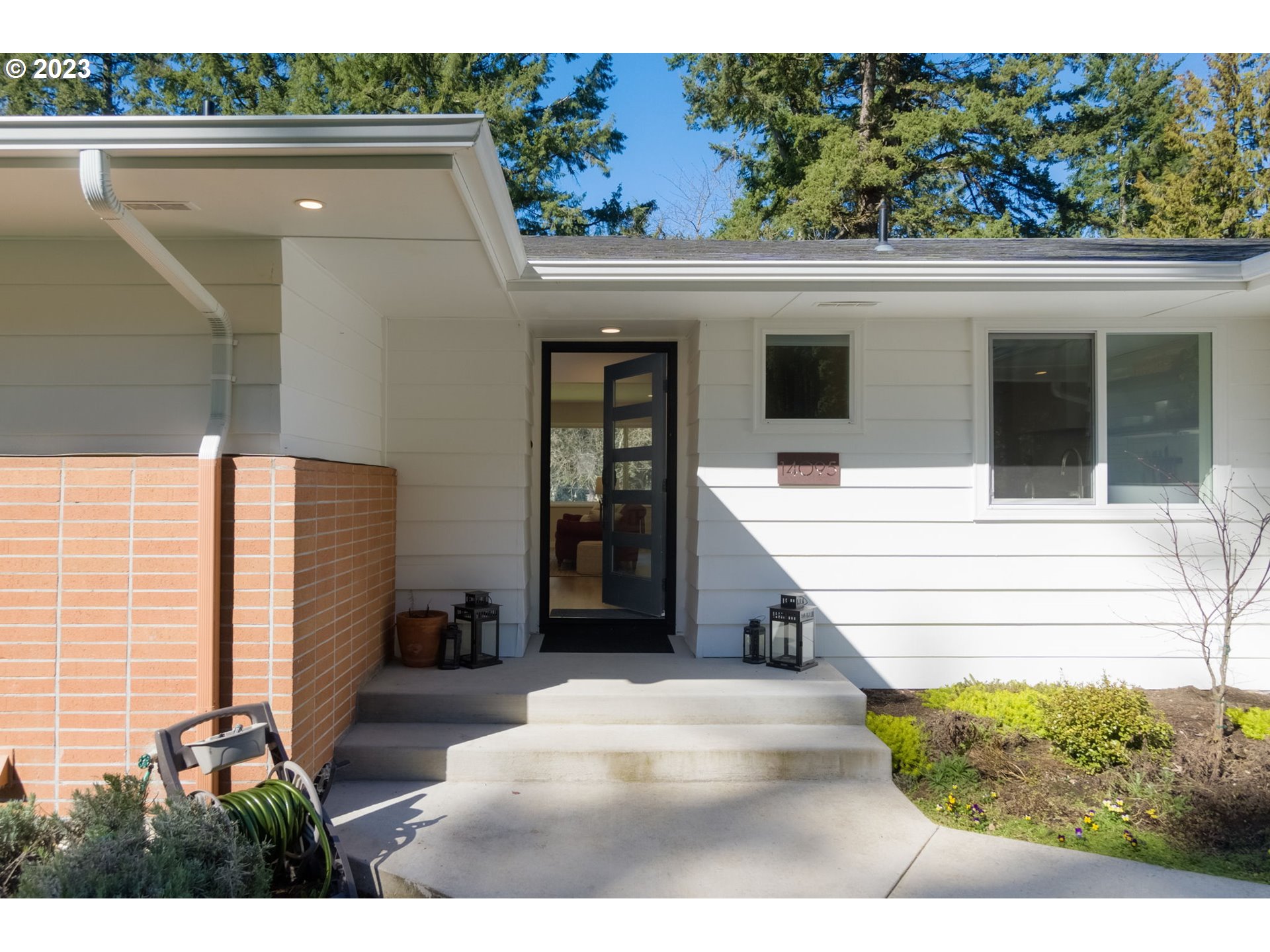 14095 Southwest Hargis Road Beaverton, OR 97008 - Photo 2 of 32 Gallery Image 2