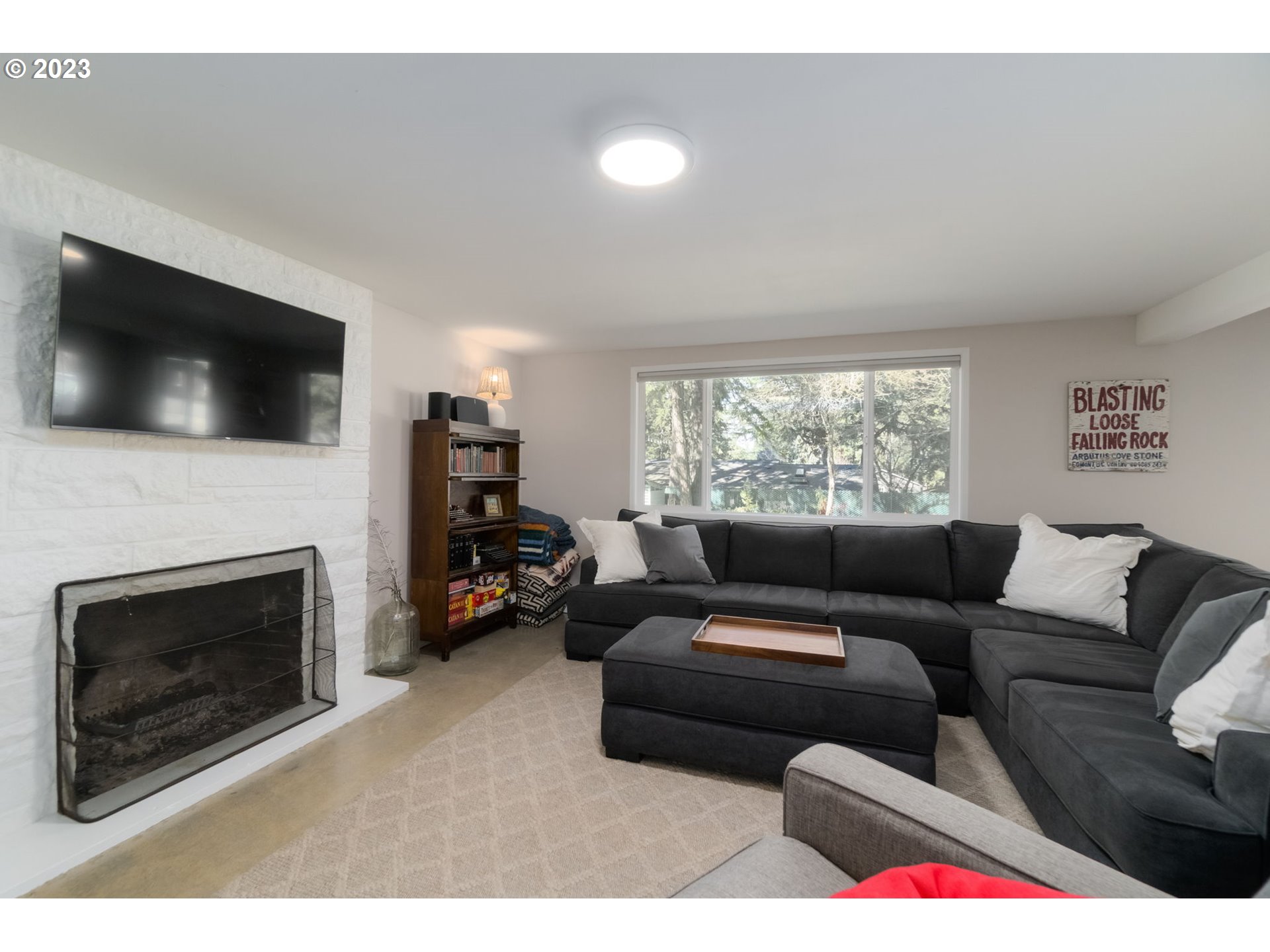14095 Southwest Hargis Road Beaverton, OR 97008 - Photo 22 of 32 Gallery Image 22