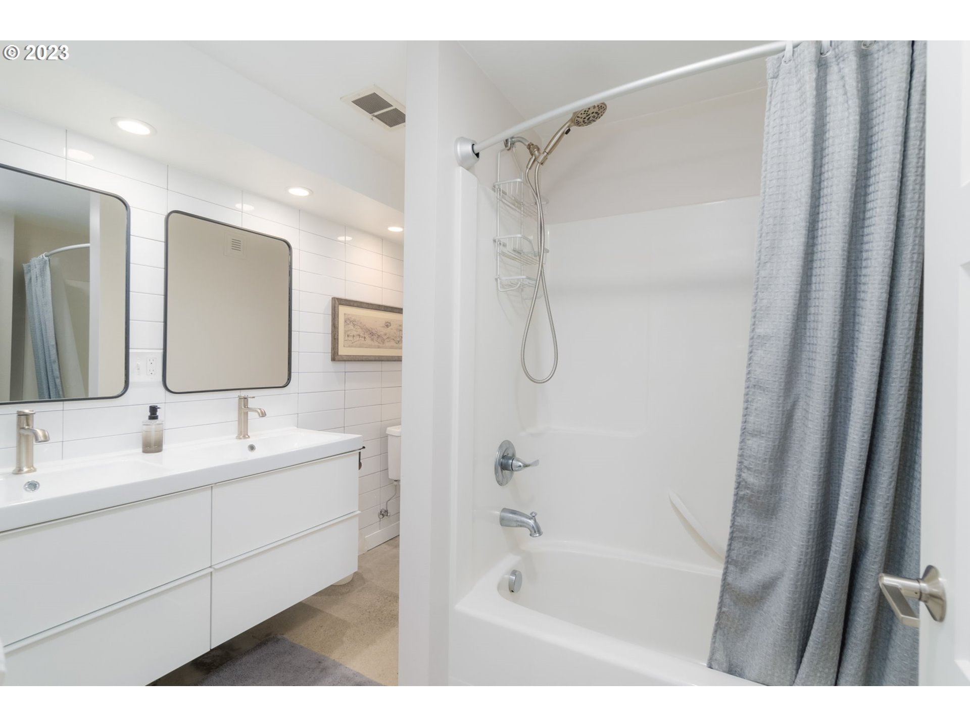 14095 Southwest Hargis Road Beaverton, OR 97008 - Photo 25 of 32 Gallery Image 25