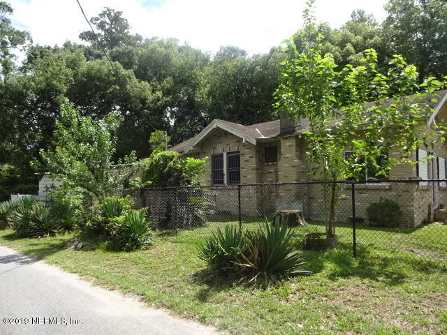2829 Fleming Street Jacksonville, FL 32254 - Photo 3 of 11 a view of house with a yard and sitting area