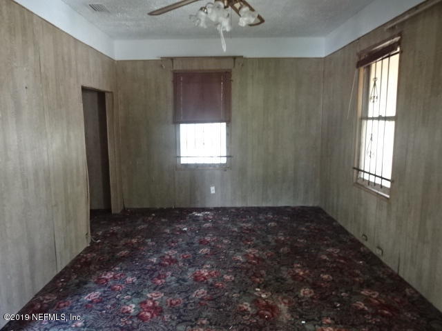 2829 Fleming Street Jacksonville, FL 32254 - Photo 8 of 11 a view of an empty room and window