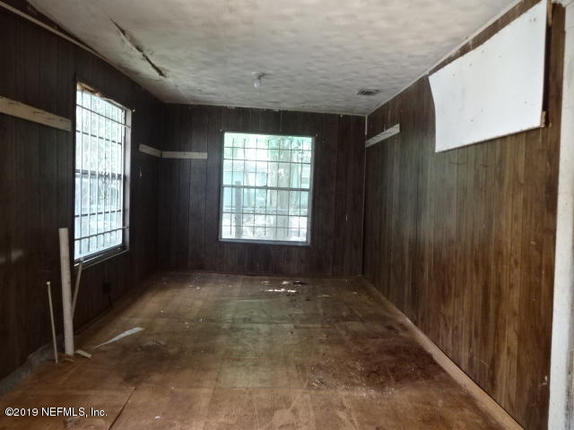 2829 Fleming Street Jacksonville, FL 32254 - Photo 10 of 11 a view of an empty room with a window
