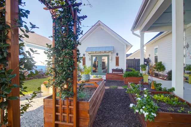 $600,000 | 111 Tenor Lane, Summerville, SC 29486