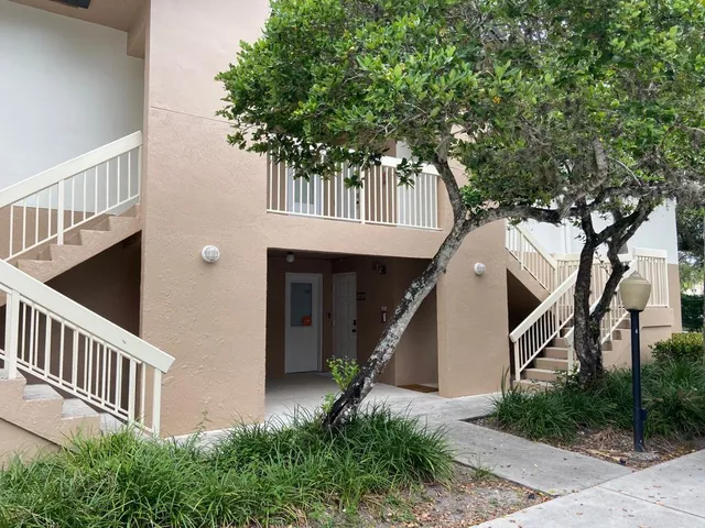 $2,200 | 9701 Westview Drive, Unit 1429, Coral Springs, FL 33076