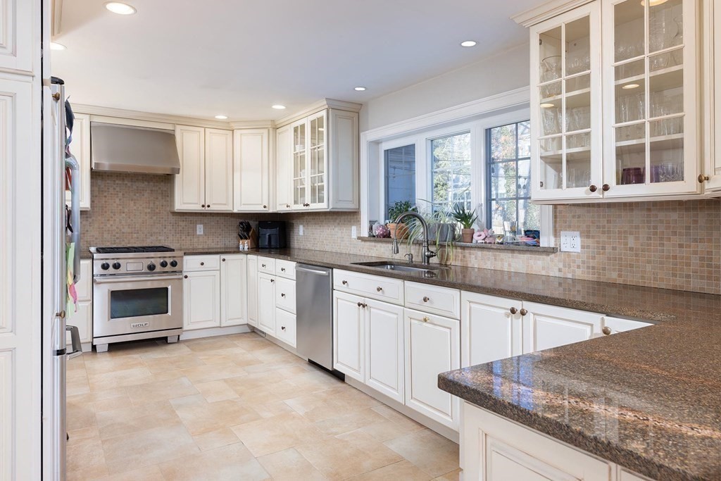 24 Fairfax Road Needham, MA 02492 - Photo 8 of 22