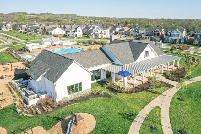 $1,199,999 | 820 Westchester Circle, Hendersonville, TN 37075