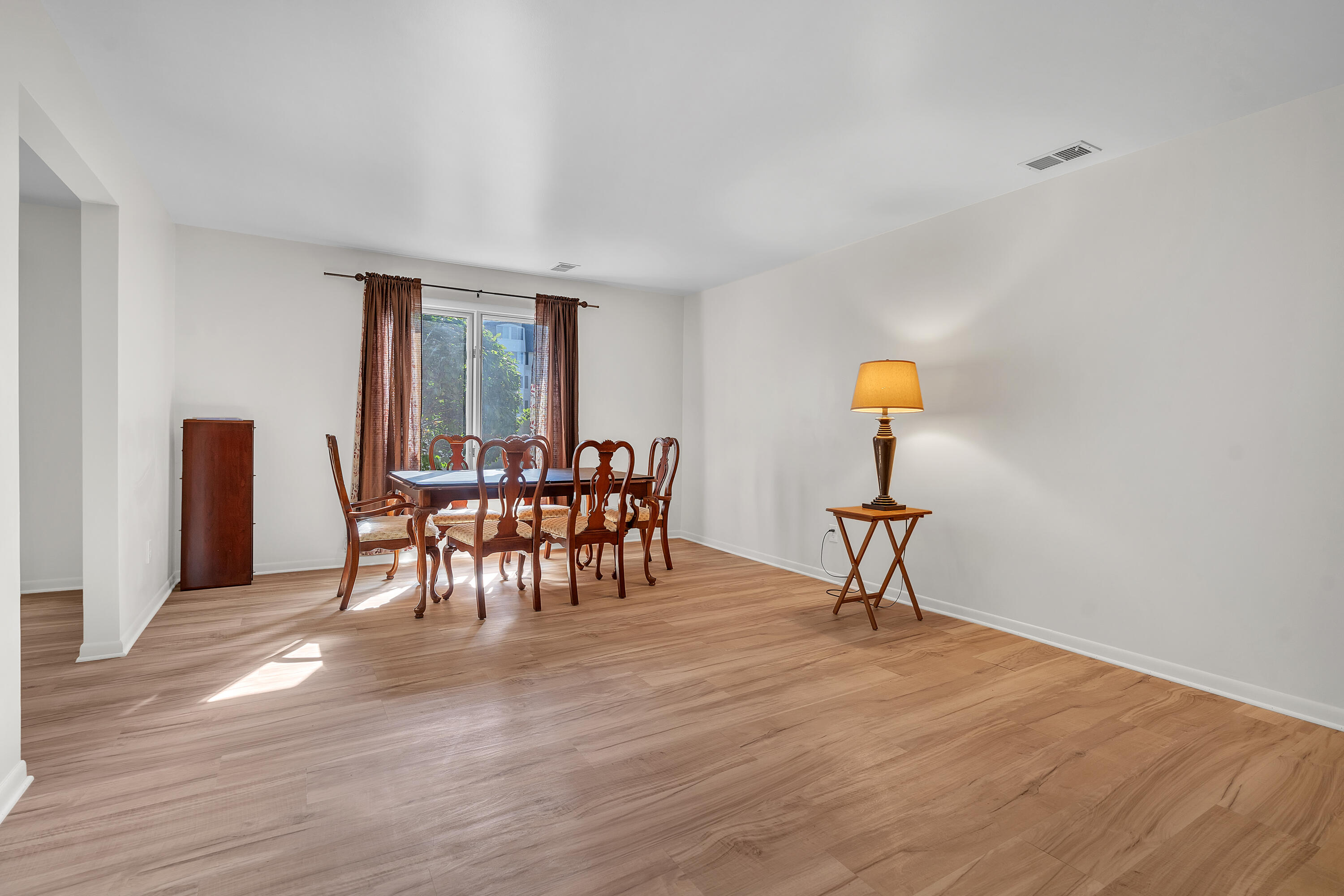 8745 Janeway Court, Unit J3 Munster, IN 46321 - Photo 3 of 25 3000x2001