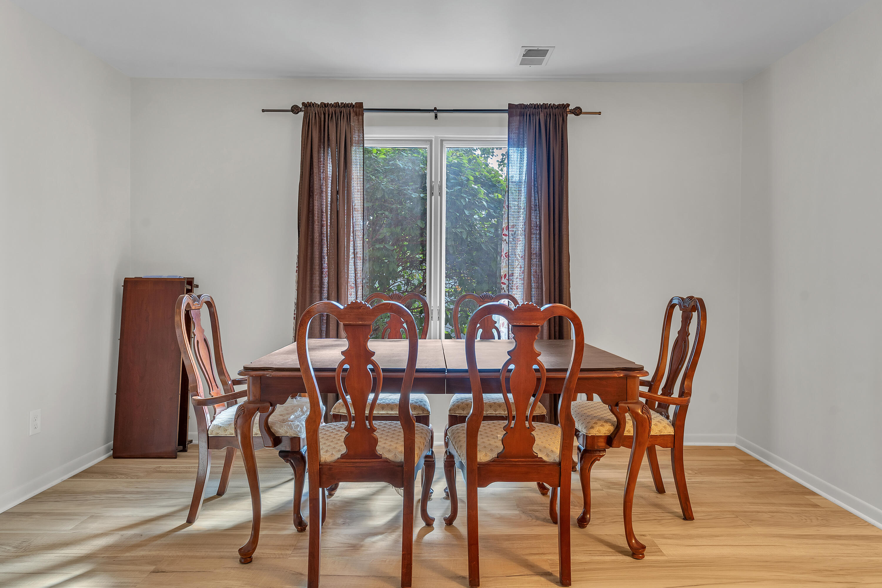 8745 Janeway Court, Unit J3 Munster, IN 46321 - Photo 4 of 25 3000x2000