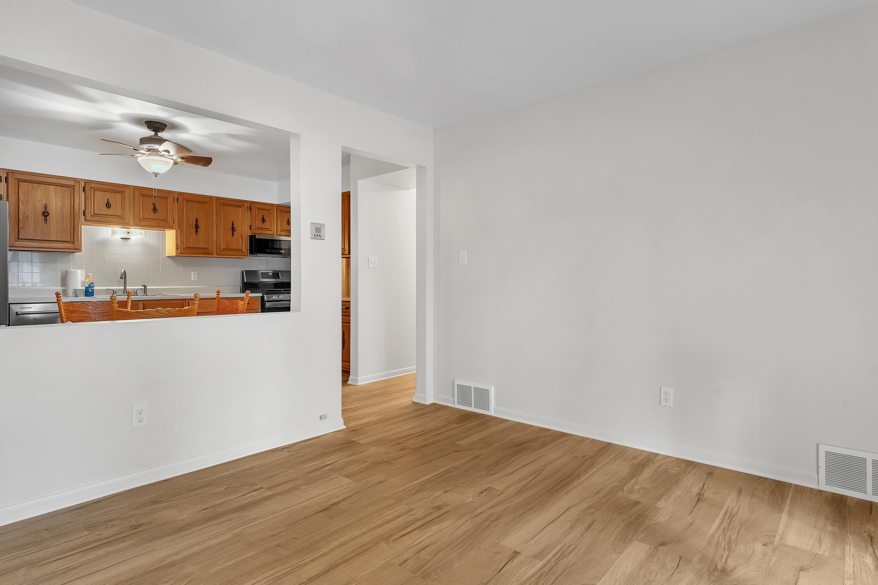 8745 Janeway Court, Unit J3 Munster, IN 46321 - Photo 6 of 25 3000x2000