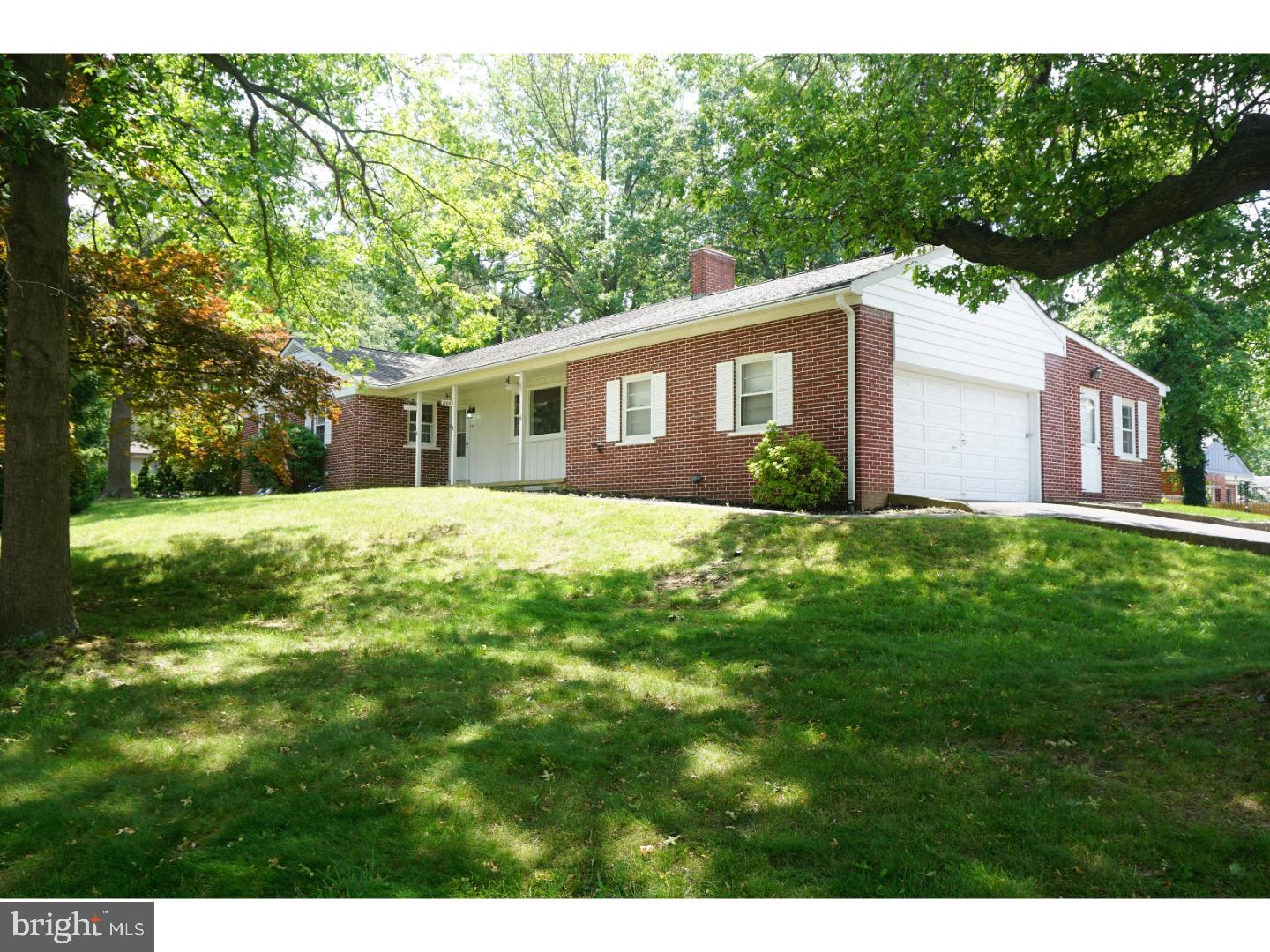804 Edann Road Oreland, PA 19075 - Photo 1 of 24 Exterior Front