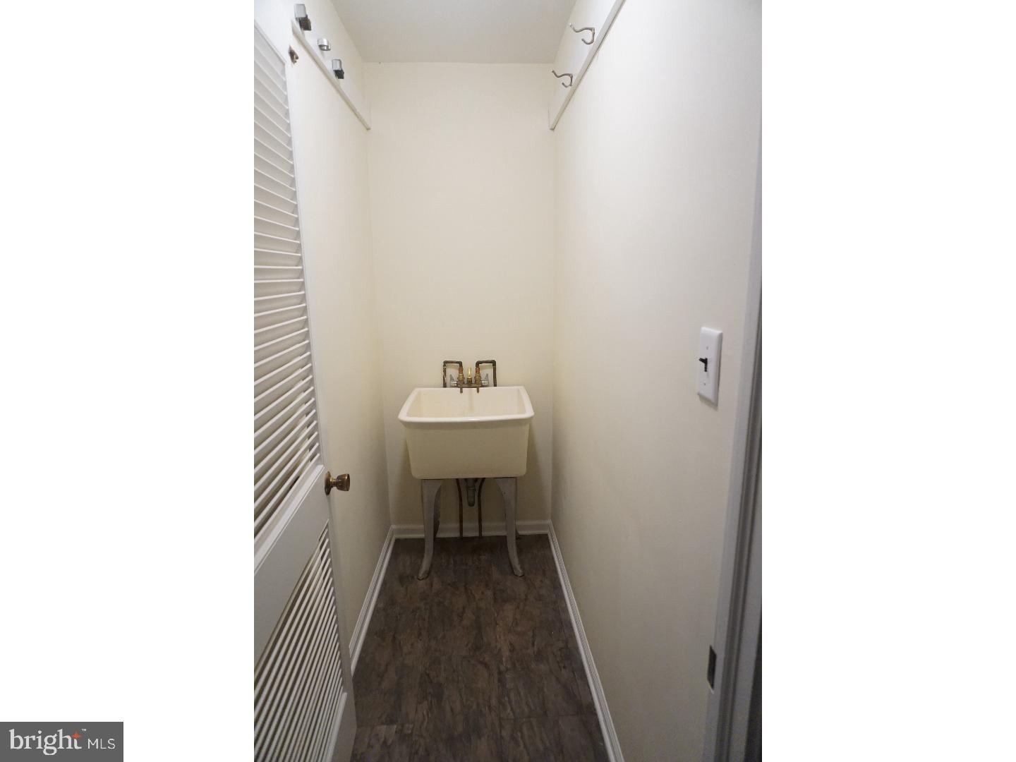 804 Edann Road Oreland, PA 19075 - Photo 16 of 24 Walk-in Closet