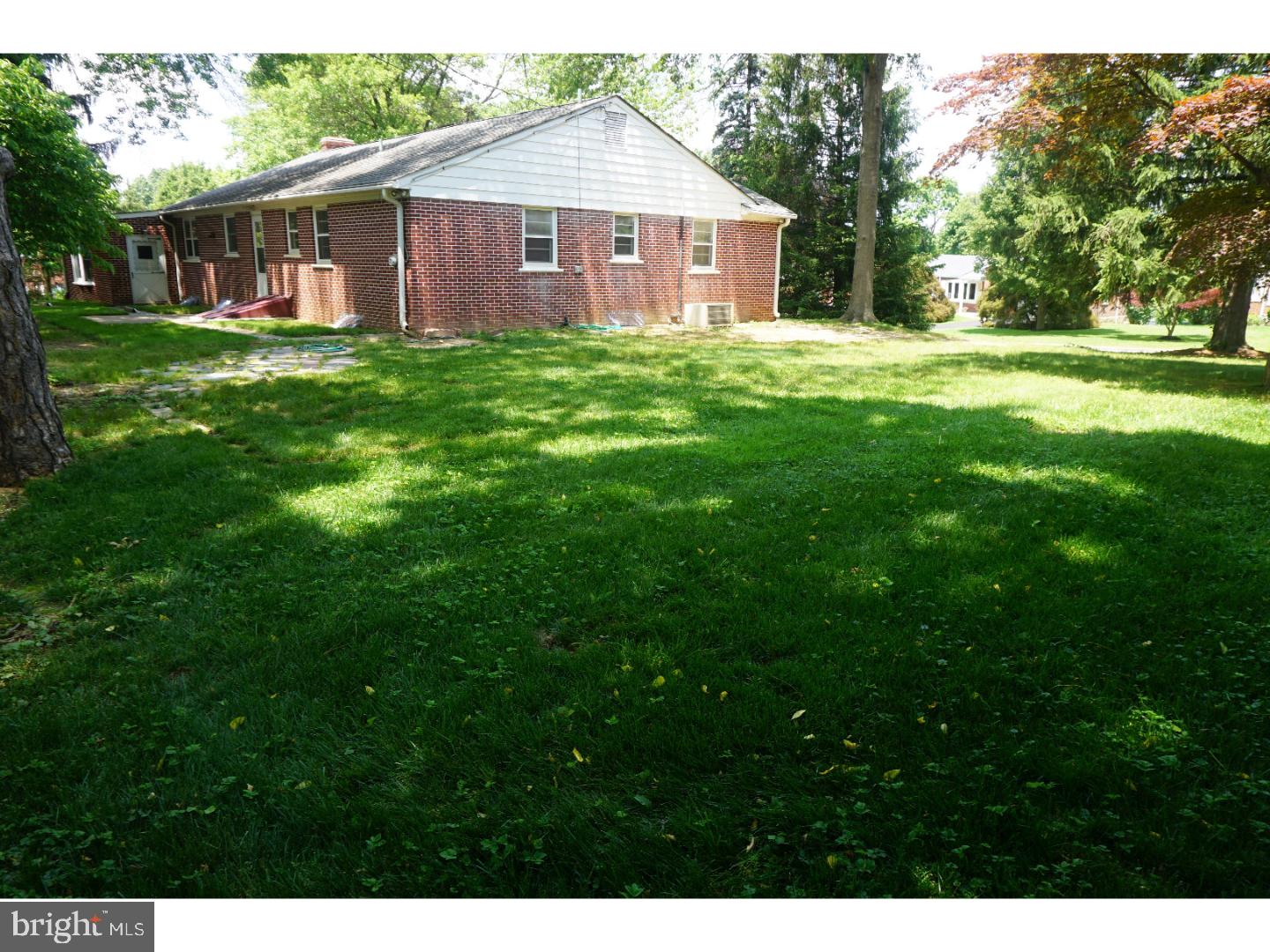 804 Edann Road Oreland, PA 19075 - Photo 24 of 24 Side Yard