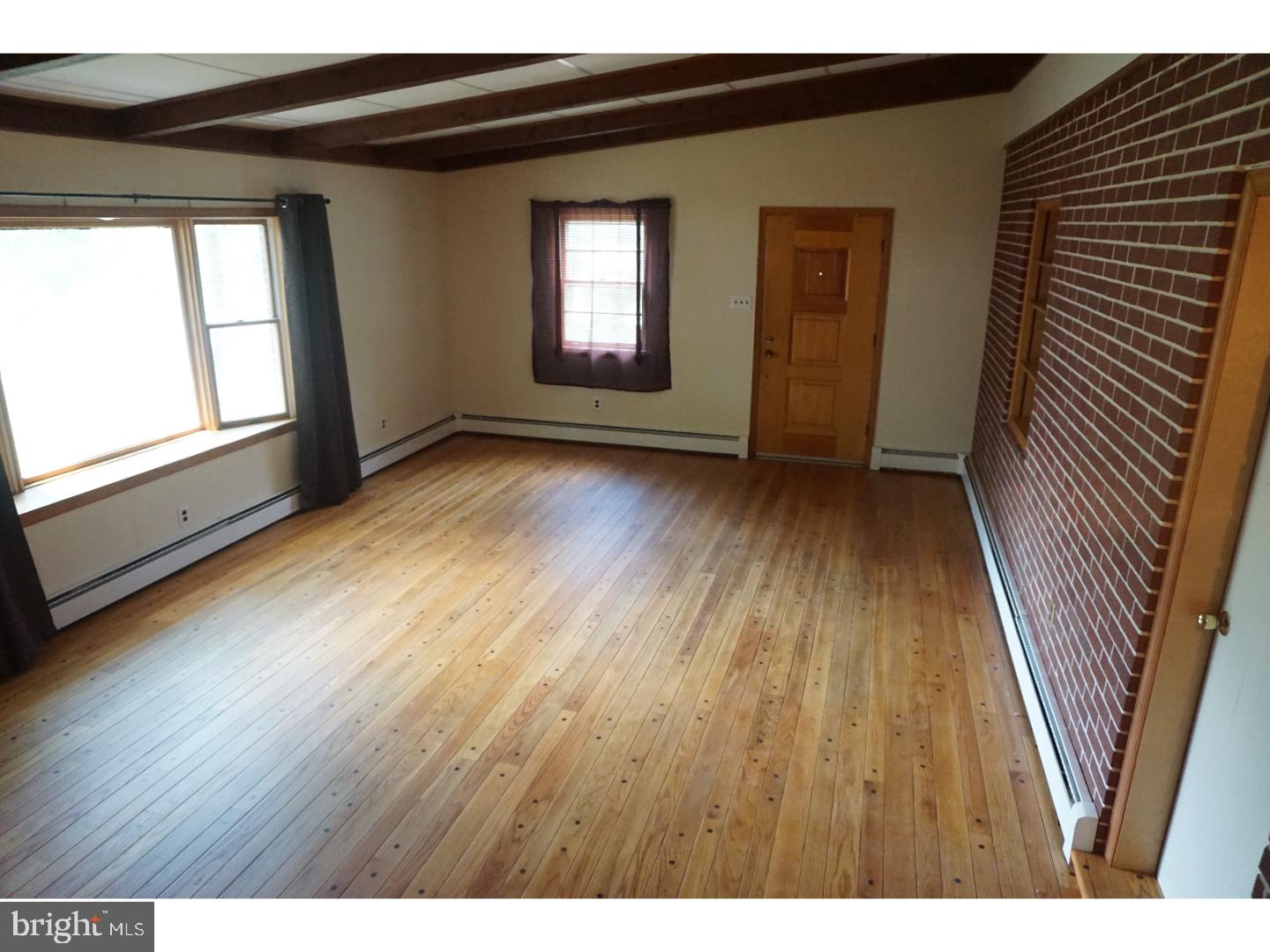 804 Edann Road Oreland, PA 19075 - Photo 6 of 24 Family Room