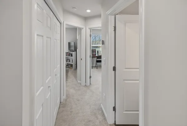 a view of entryway with white walls