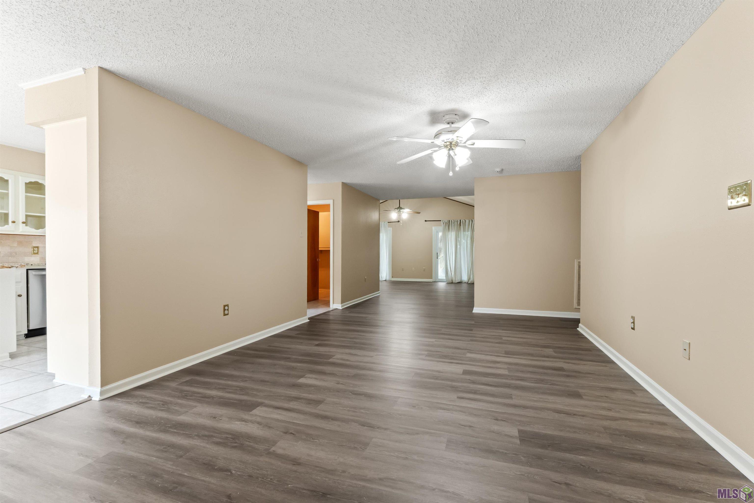 13638 South Fairview Avenue Baton Rouge, LA 70816 - Photo 3 of 24