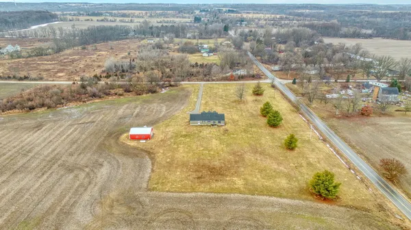$399,000 | 4955 North Somerset Road, Addison, MI 49220