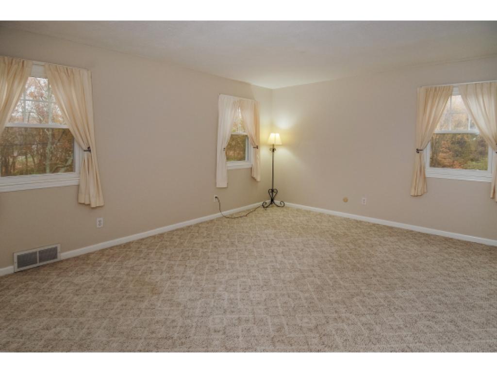 11 Candia Road Chester, NH 03036 - Photo 16 of 28