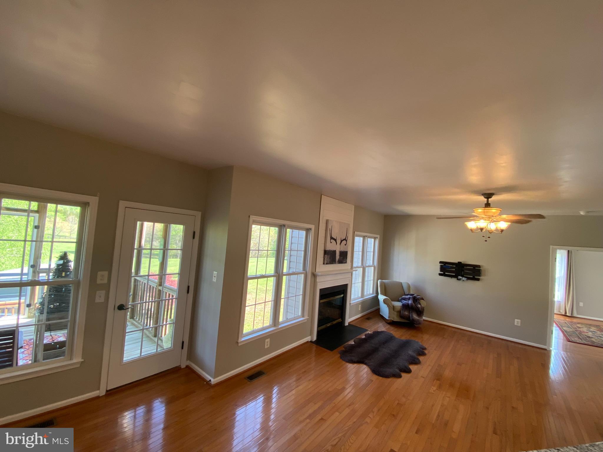 16424 Wayland Road Culpeper, VA 22701 - Photo 25 of 111 Large Gathering room!