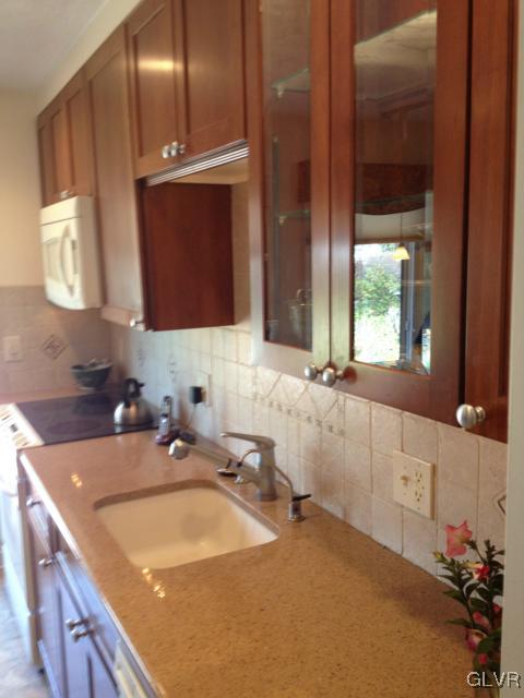 2814 Shakespeare Road Bethlehem, PA 18017 - Photo 5 of 22 Gallery Image 5