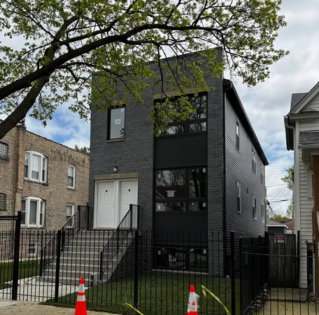 $620,000 | 851 North Springfield Avenue, Chicago, IL 60651