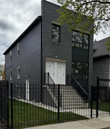 $620,000 | 851 North Springfield Avenue, Chicago, IL 60651