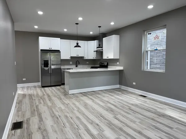 $620,000 | 851 North Springfield Avenue, Chicago, IL 60651